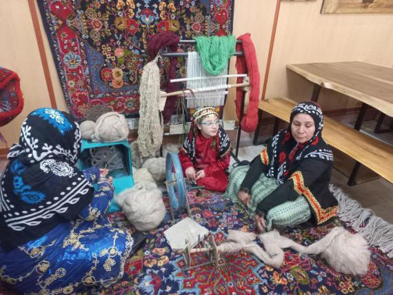 Oshvand village , one of the renonewd place of Rug weaving 